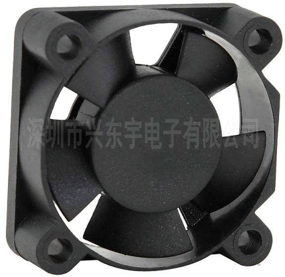 散熱風扇的轉(zhuǎn)速怎么調(diào)整？